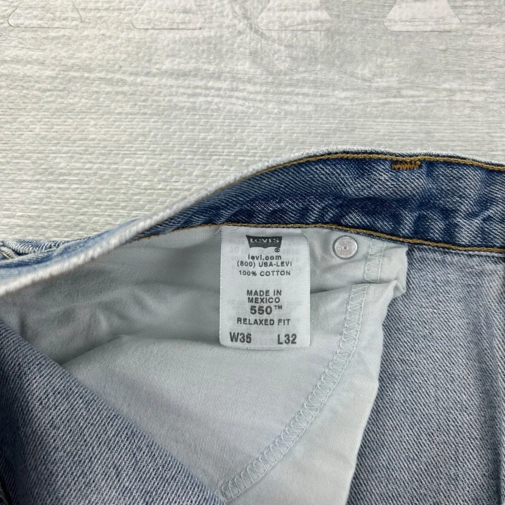 Vintage Levi's 550 Jeans Size 36x32 Blue Light Wash Denim Relaxed Fit Pants‎